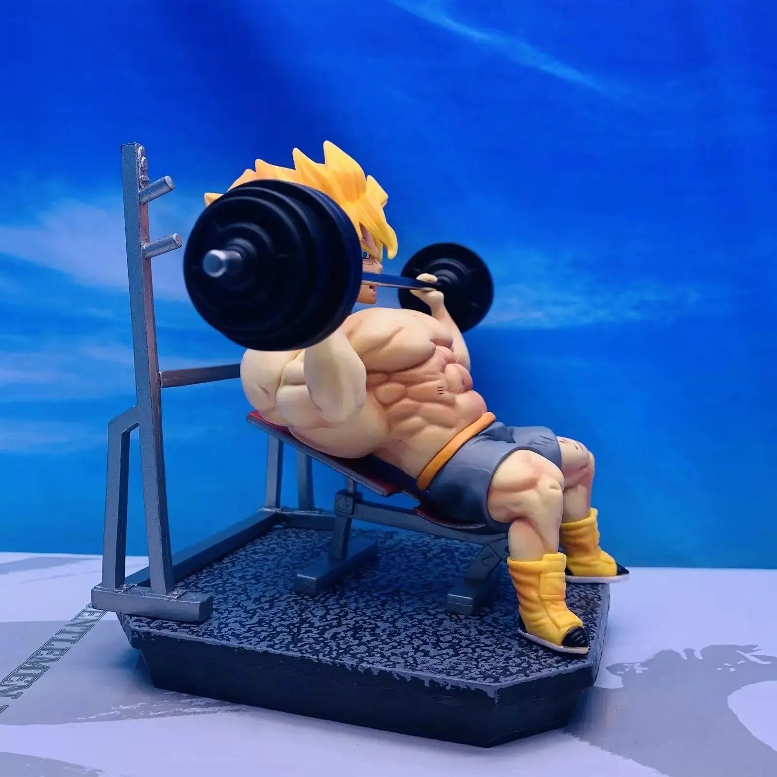 Estátua Dragon Ball - Goku Super Saiyajin Fitness 17 CM