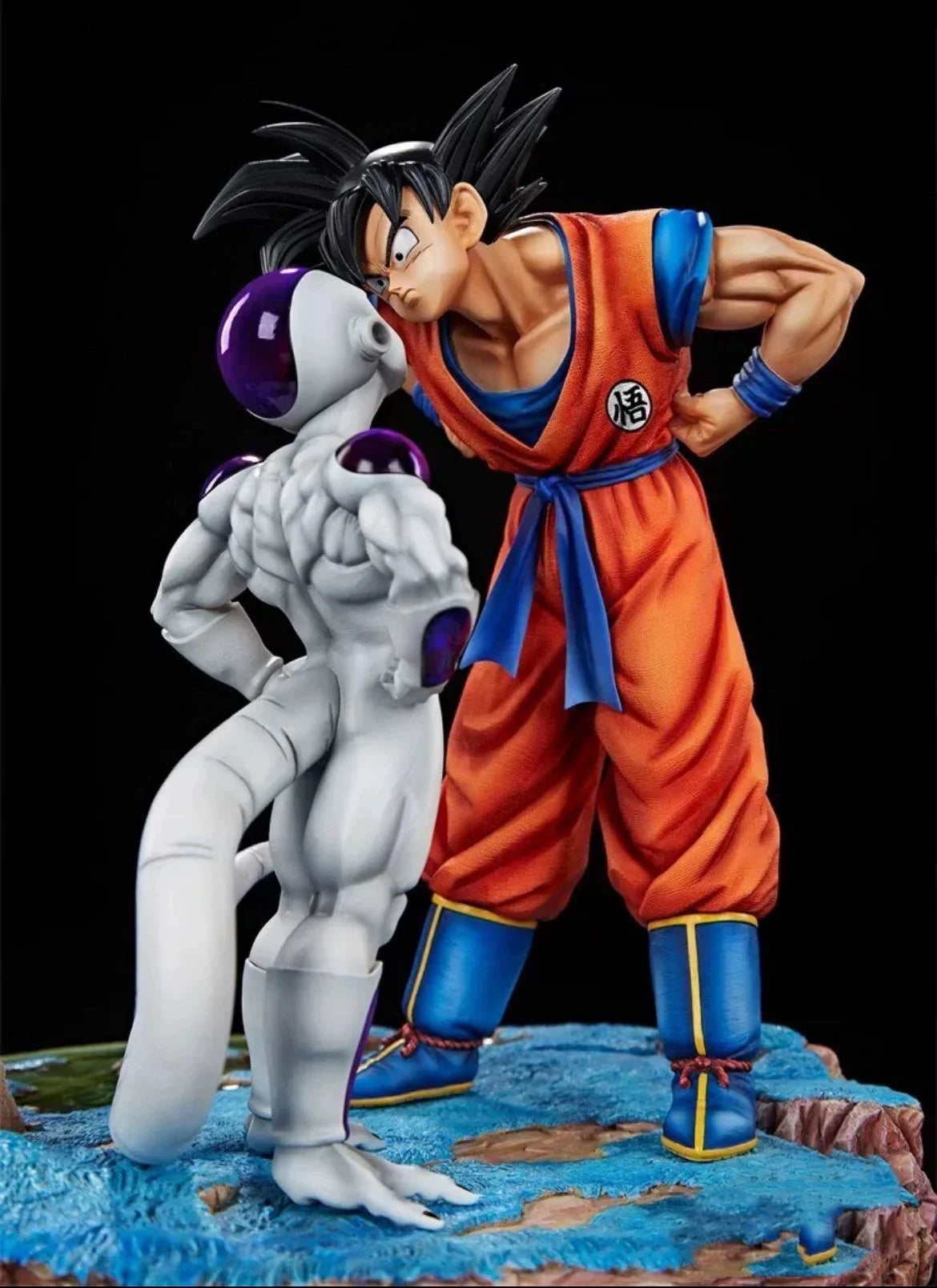 Estátua Dragon Ball - Son Goku VS Freeza 24 CM