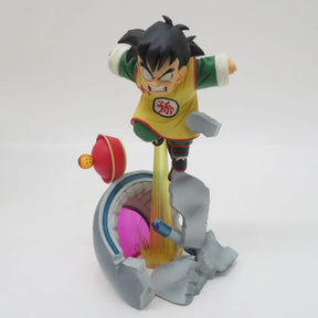 Estátua Dragon Ball - Son Gohan Saindo da Cápsula 25 CM