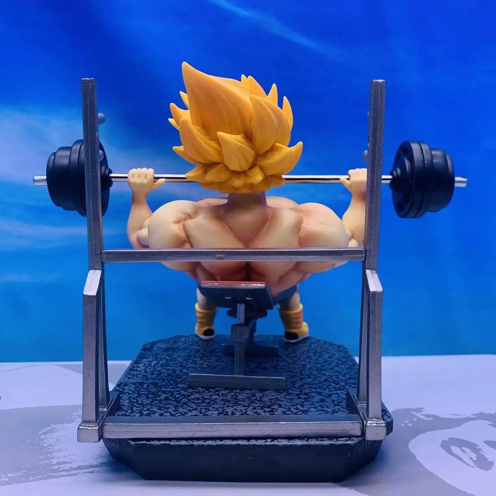 Estátua Dragon Ball - Goku Super Saiyajin Fitness 17 CM