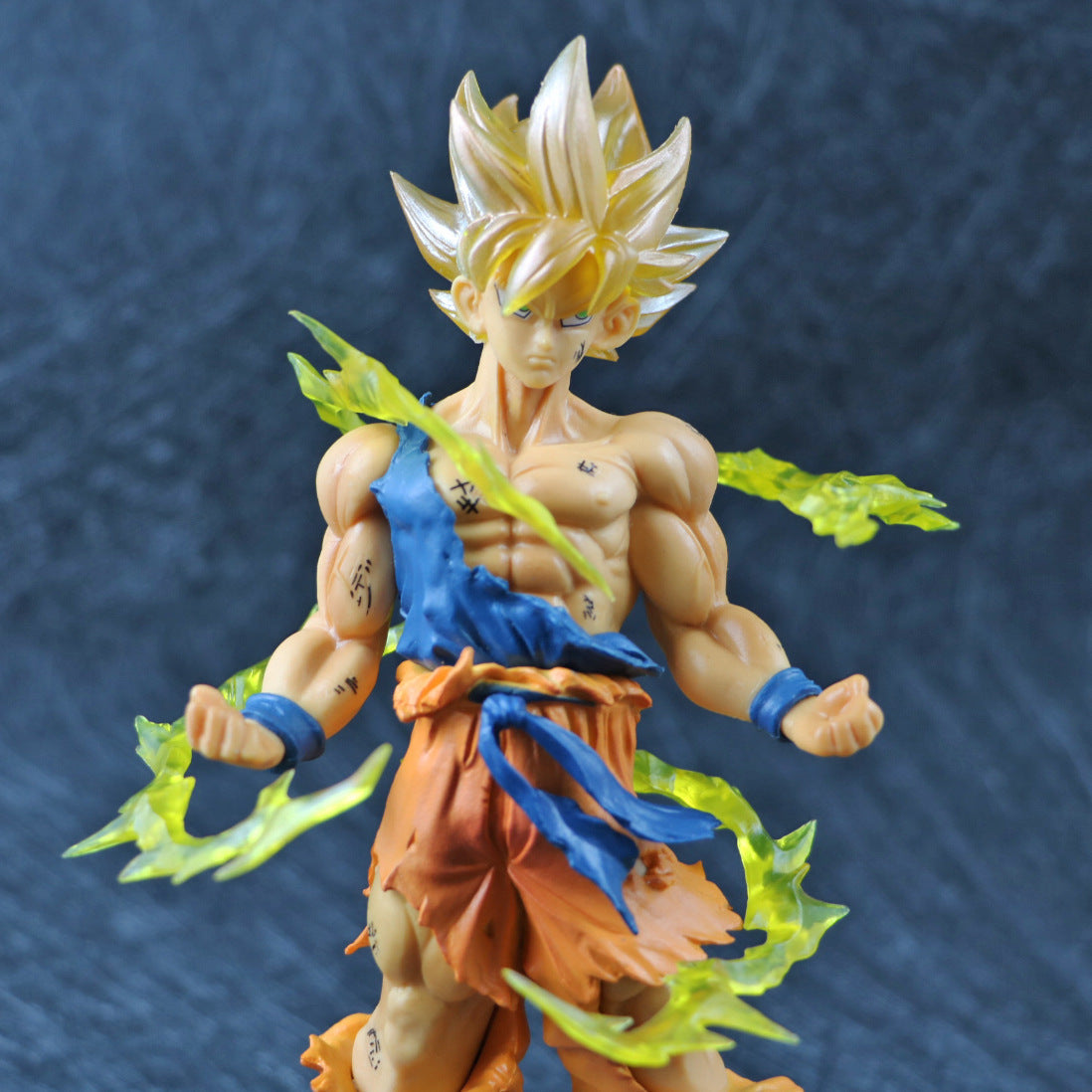 Estátua Dragon Ball - Son Goku Super Saiyajin