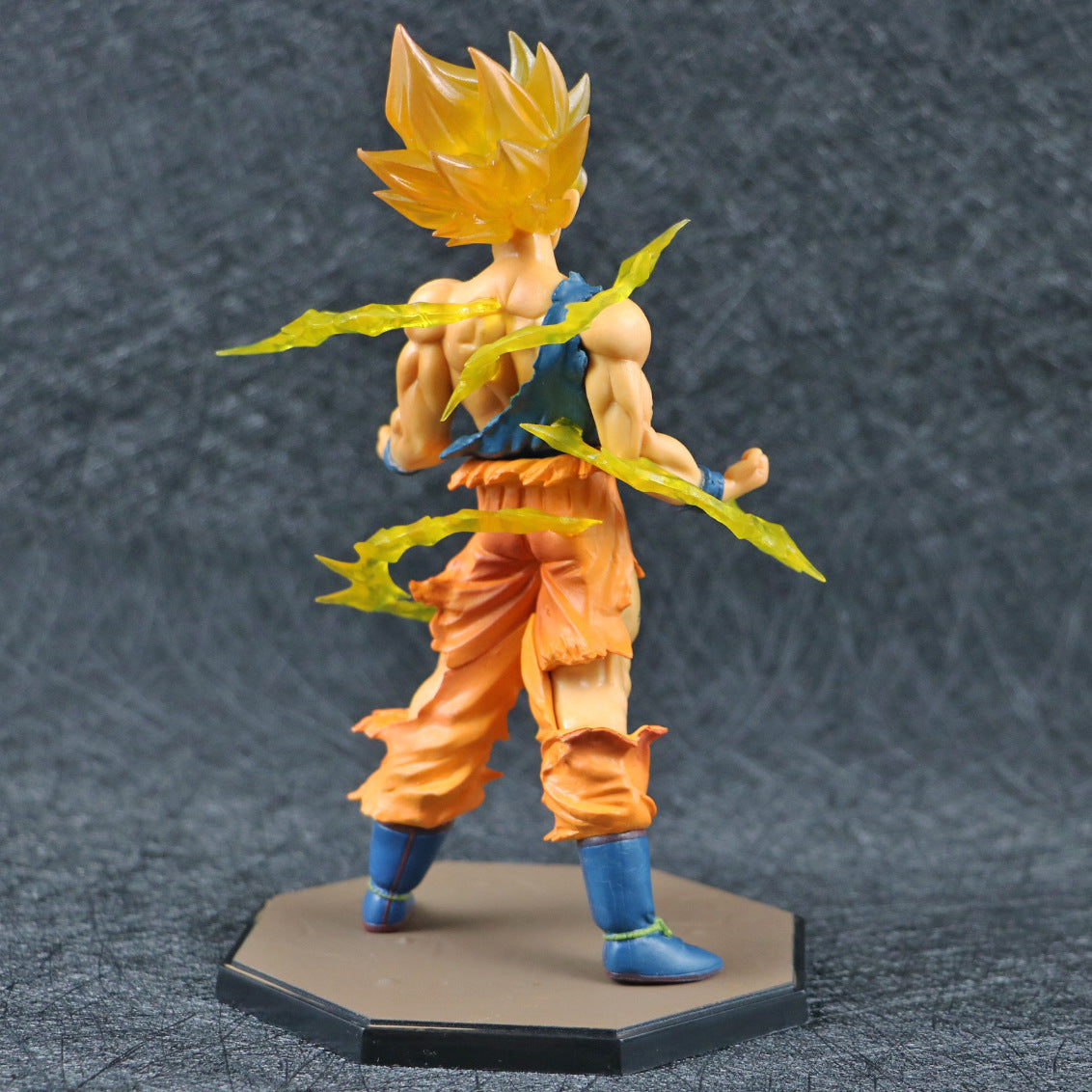 Estátua Dragon Ball - Son Goku Super Saiyajin